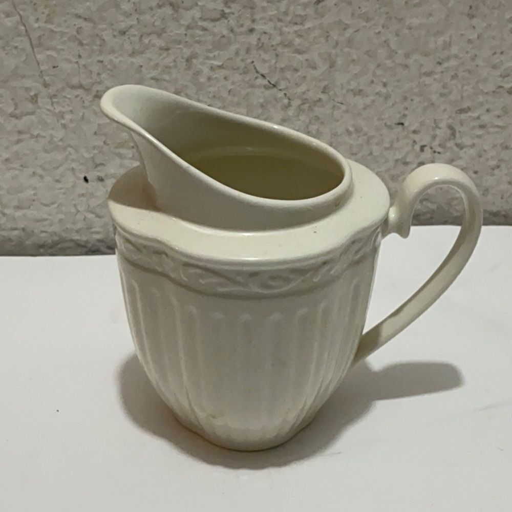 Mikasa Italian Countryside Creamer White 4.25" DD900 8oz B1
